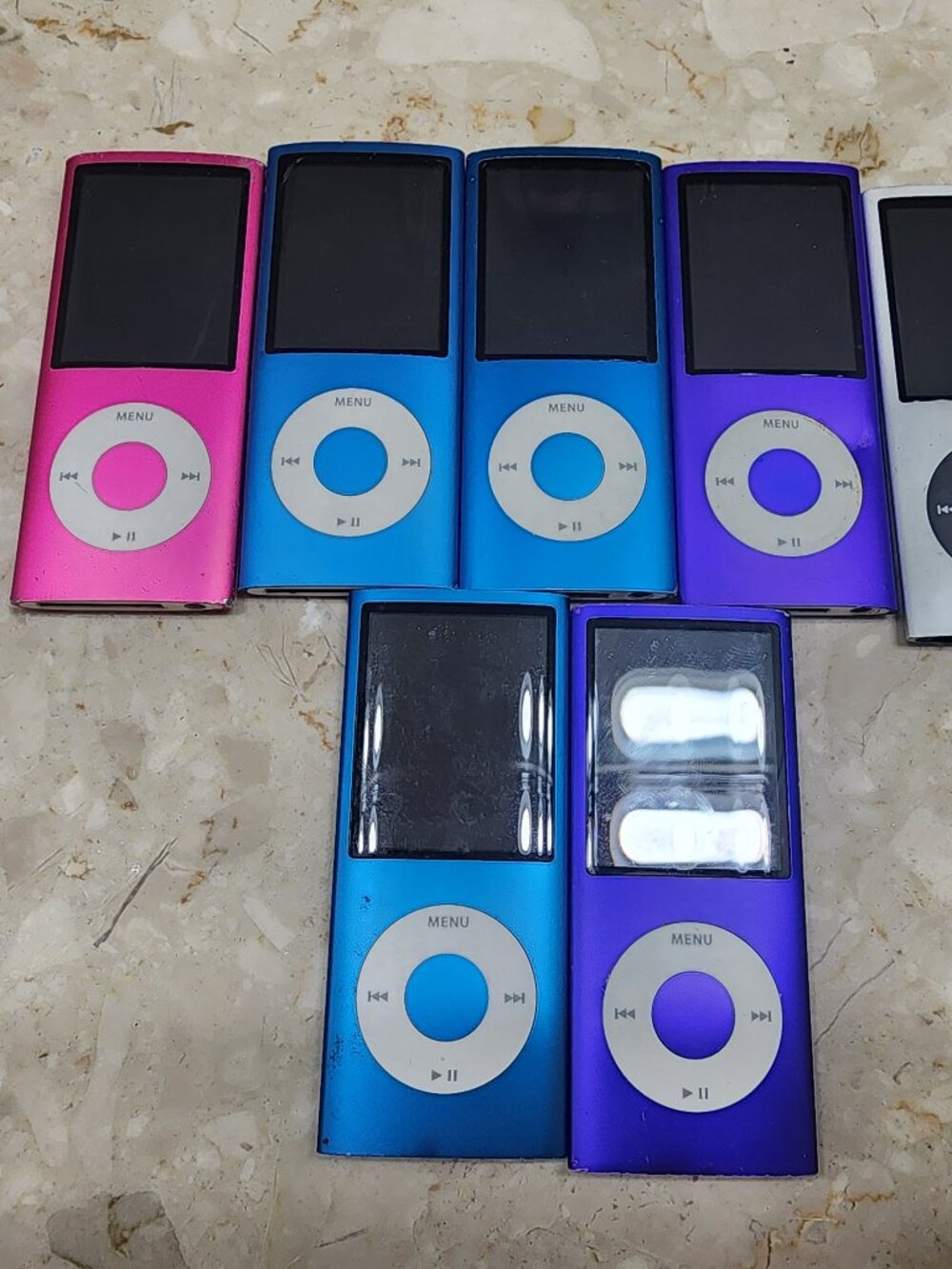 1X  Apple Ipod Nano 4th Generation with accessories